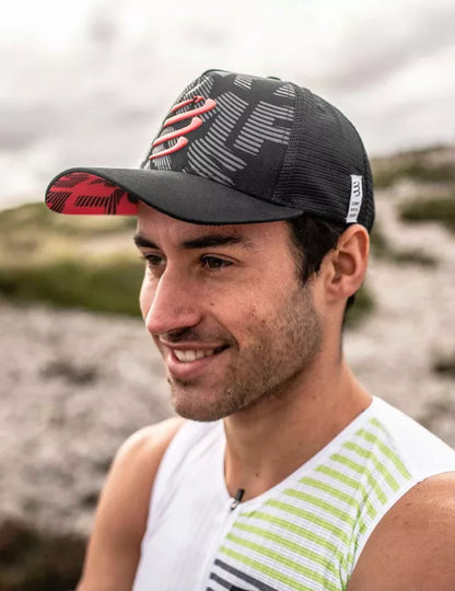 Gorro Jockey Compressport Trucker Cap Negro Rojo